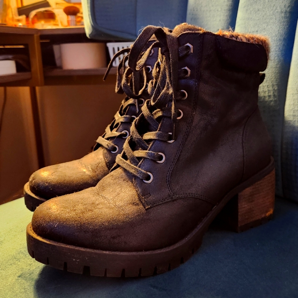 Fall sweater lined booties